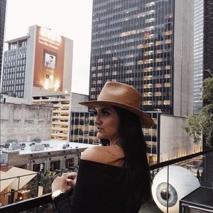 Meet your Posher, Vanessa